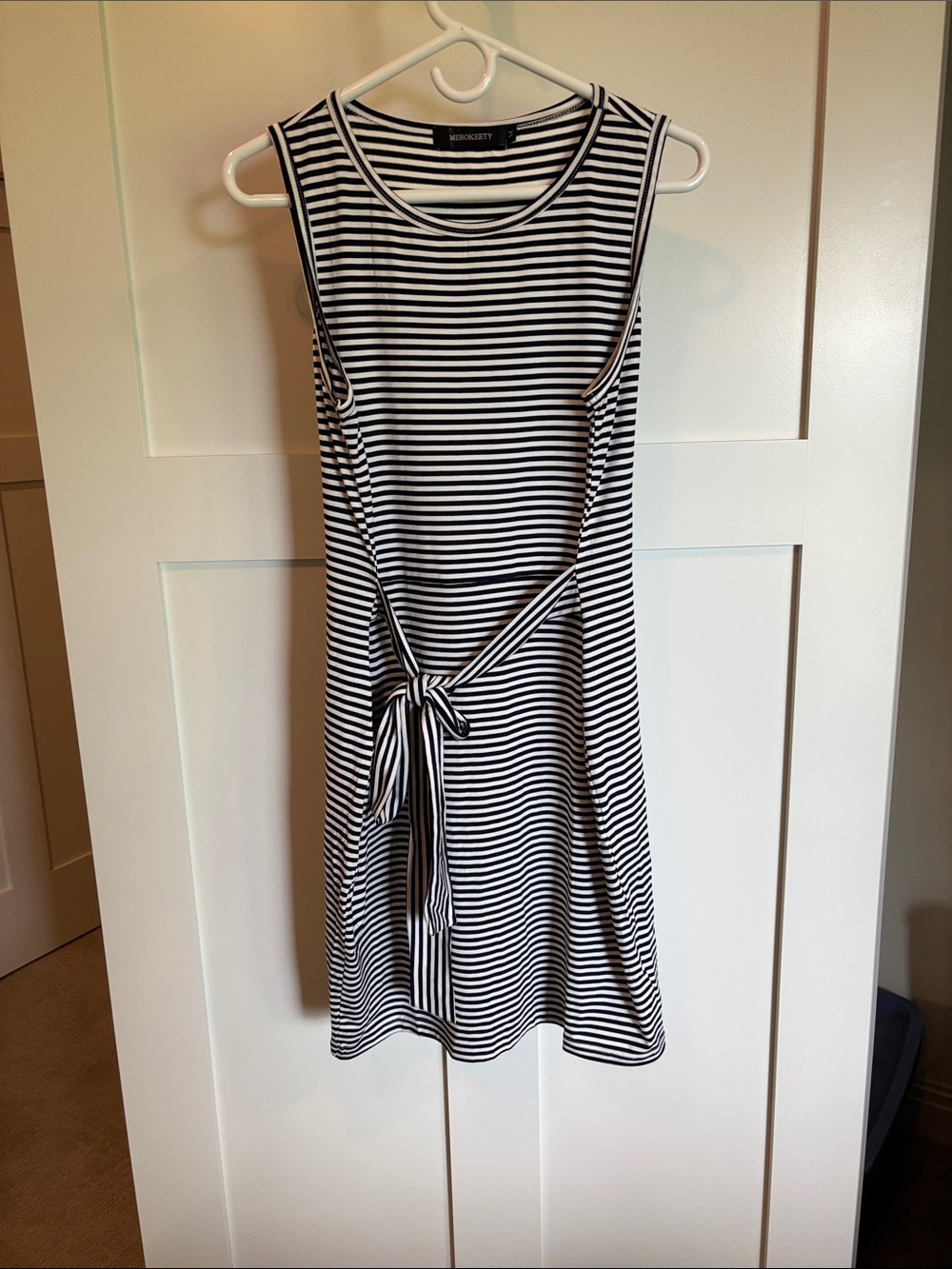 Striped sleeveless dress with pockets • NWOT